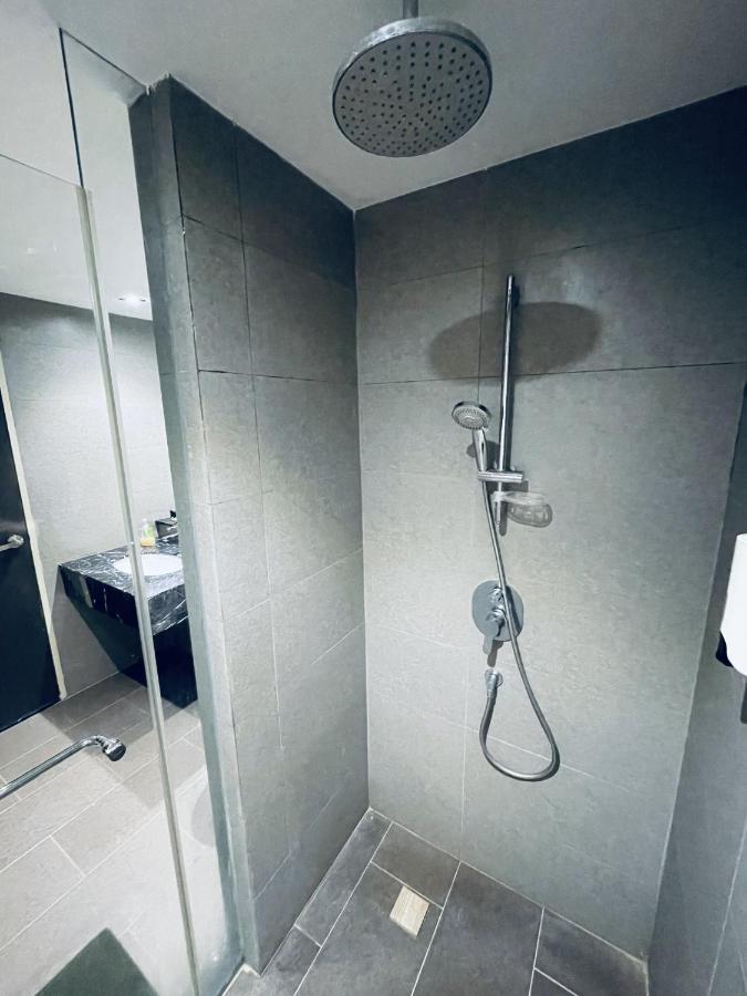B.Suites 21 Kota Kinabalu Exterior photo